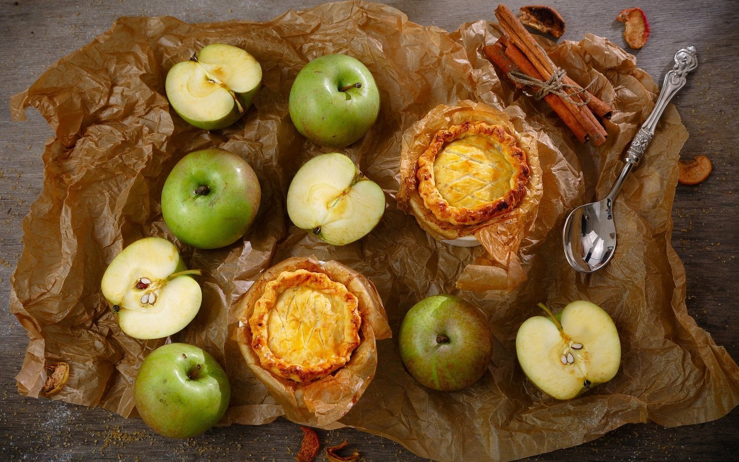 Обои корица, еда, яблоки, пирог, пироги, cinnamon, food, apples, pie, pies разрешение 2048x1337 Загрузить