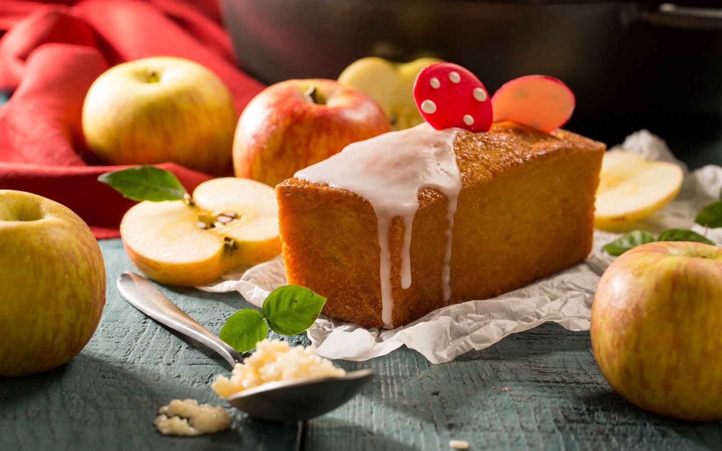 Обои яблоки, выпечка, кекс, apples, cakes, cupcake разрешение 3000x1970 Загрузить