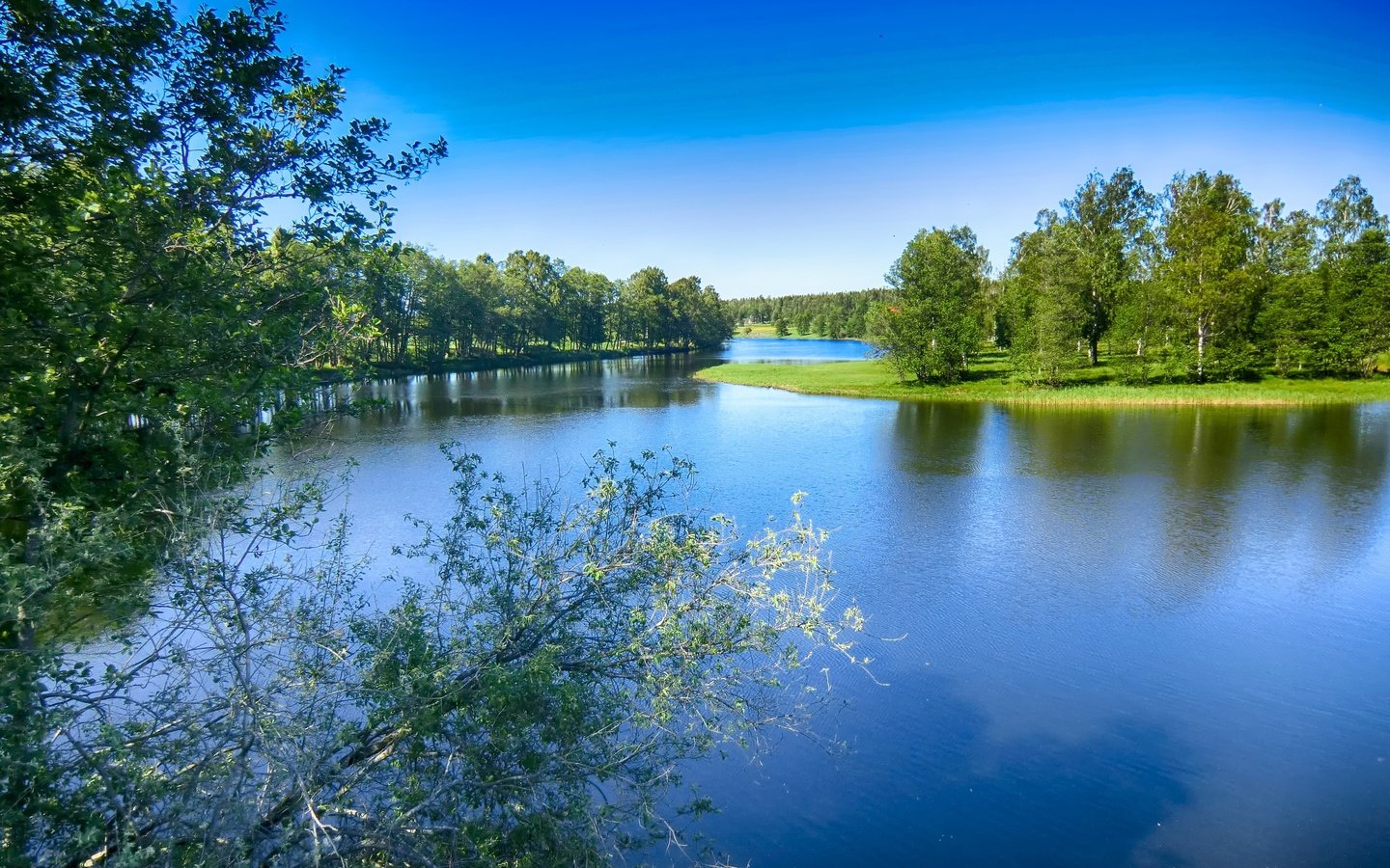 Обои небо, деревья, вода, озеро, река, природа, пейзаж, швеция, the sky, trees, water, lake, river, nature, landscape, sweden разрешение 4320x3240 Загрузить