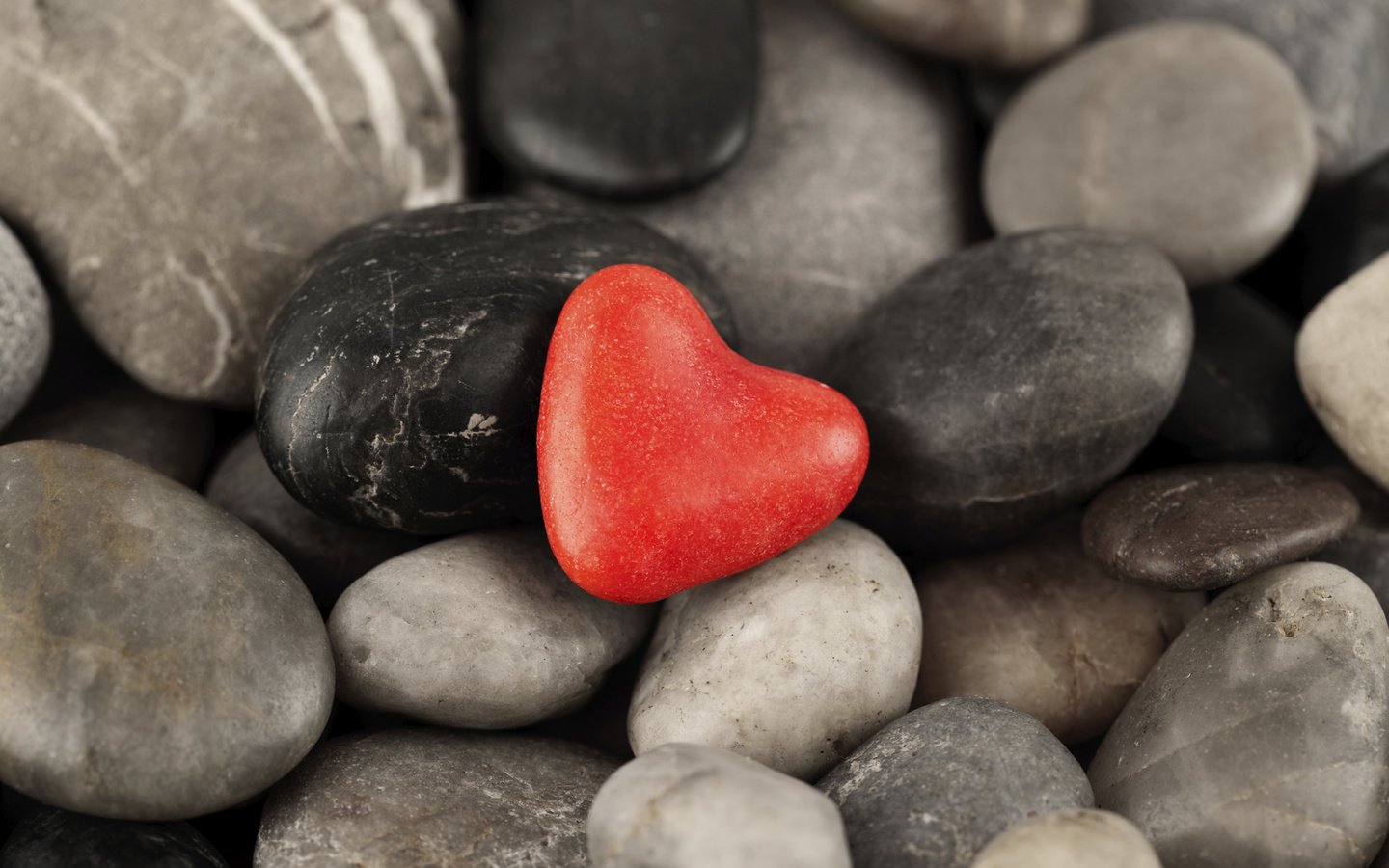 Обои камни, галька, сердечко, форма, сердце, stones, pebbles, heart, form разрешение 2560x1600 Загрузить