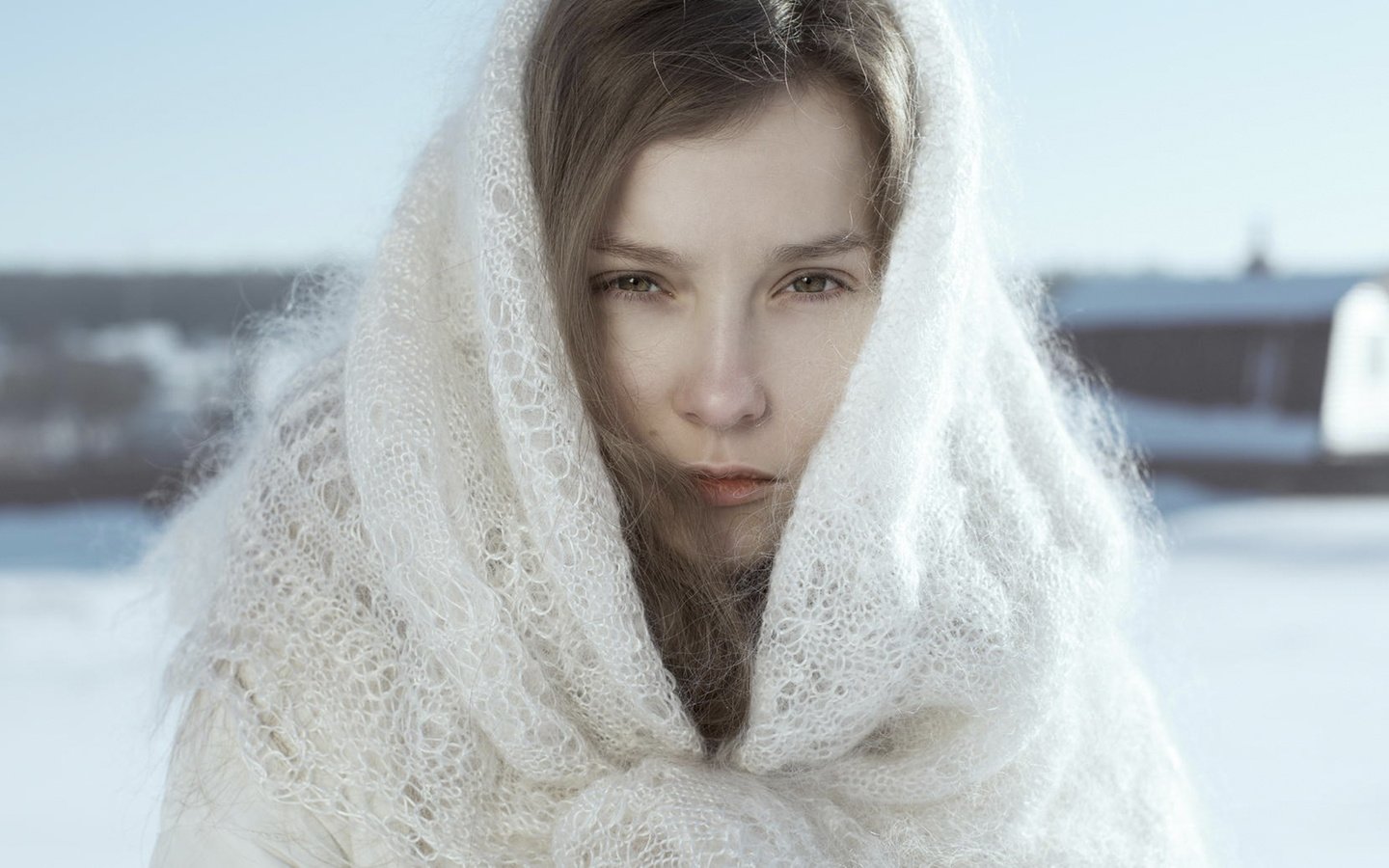 Обои зима, девушка, портрет, взгляд, модель, лицо, платок, фотосессия, winter, girl, portrait, look, model, face, shawl, photoshoot разрешение 2125x1080 Загрузить