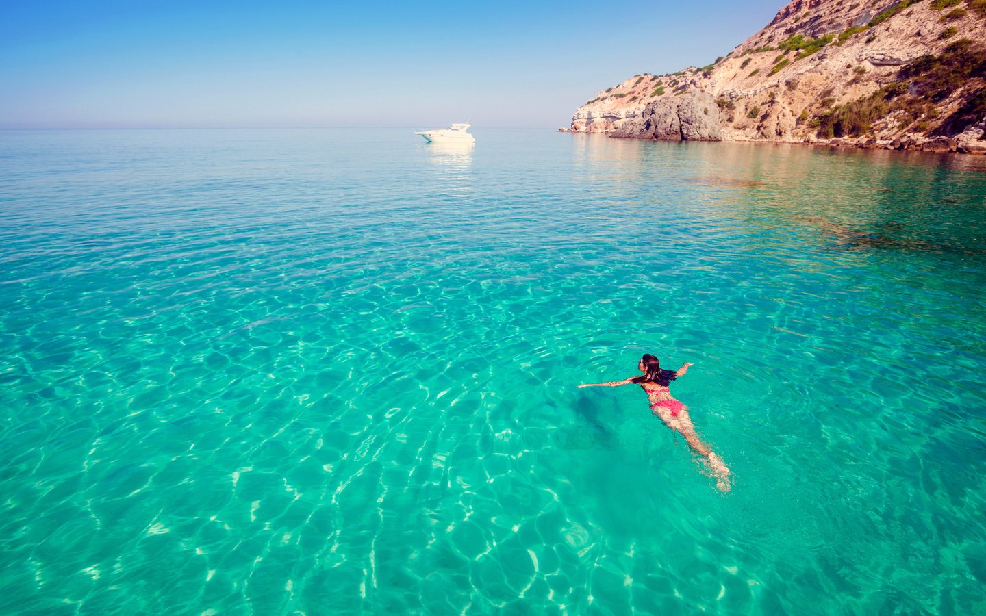Лазурное море Кипр