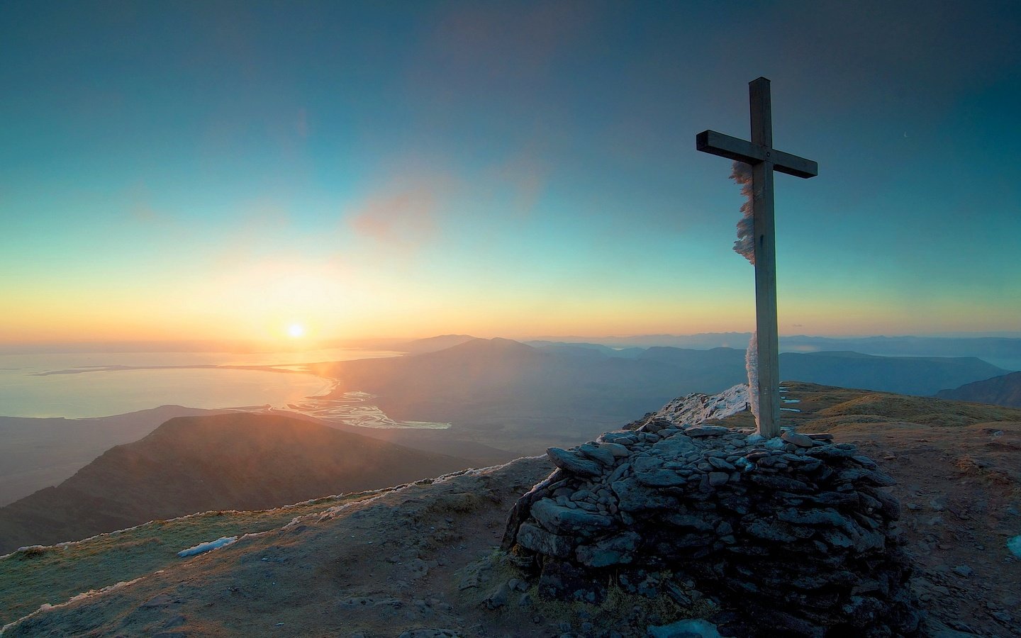 Обои восход, камни, море, гора, крест, ерусалим, sunrise, stones, sea, mountain, cross, jerusalem разрешение 2560x1600 Загрузить