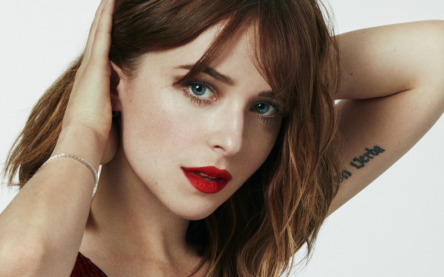 Обои девушка, взгляд, волосы, лицо, актриса, дакота джонсон, girl, look, hair, face, actress, dakota johnson разрешение 2897x2100 Загрузить