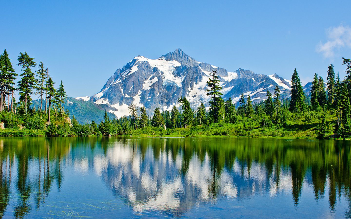 Обои небо, деревья, озеро, горы, снег, отражение, озеро. горы, the sky, trees, lake, mountains, snow, reflection, the lake. mountains разрешение 3000x1935 Загрузить