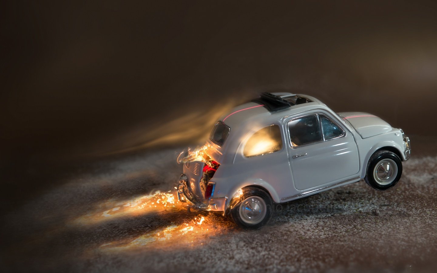 Обои макро, огонь, игрушка, машинка, моделька, fiat 500, macro, fire, toy, machine, model разрешение 2048x1367 Загрузить