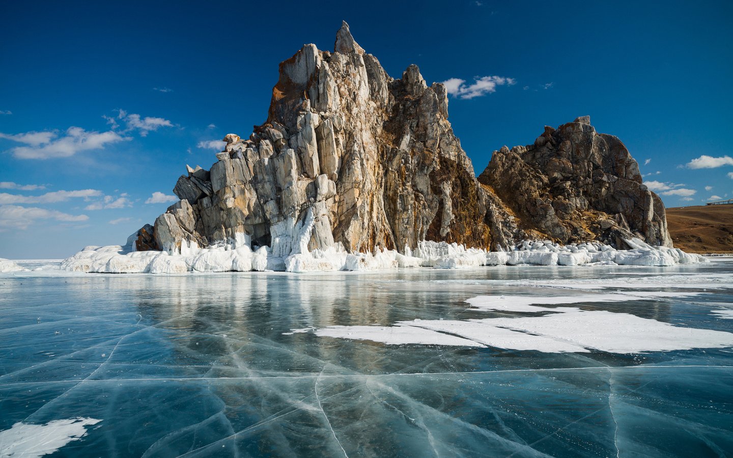 Обои озеро, скалы, зима, пейзаж, лёд, россия, байкал, efim chernov, lake, rocks, winter, landscape, ice, russia, baikal разрешение 1920x1200 Загрузить