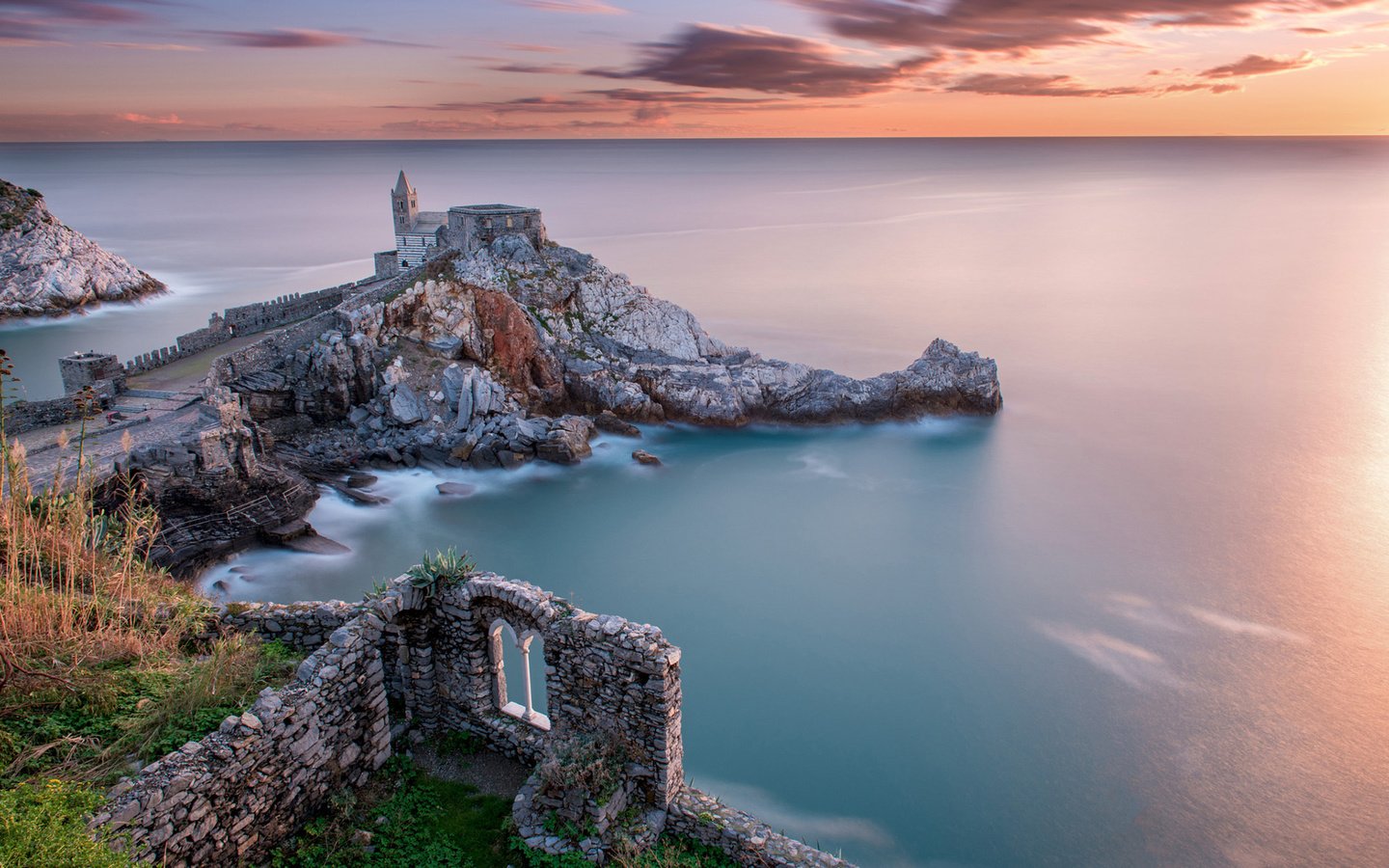 Обои скалы, развалины, пейзаж, море, маяк, rocks, the ruins, landscape, sea, lighthouse разрешение 1920x1200 Загрузить