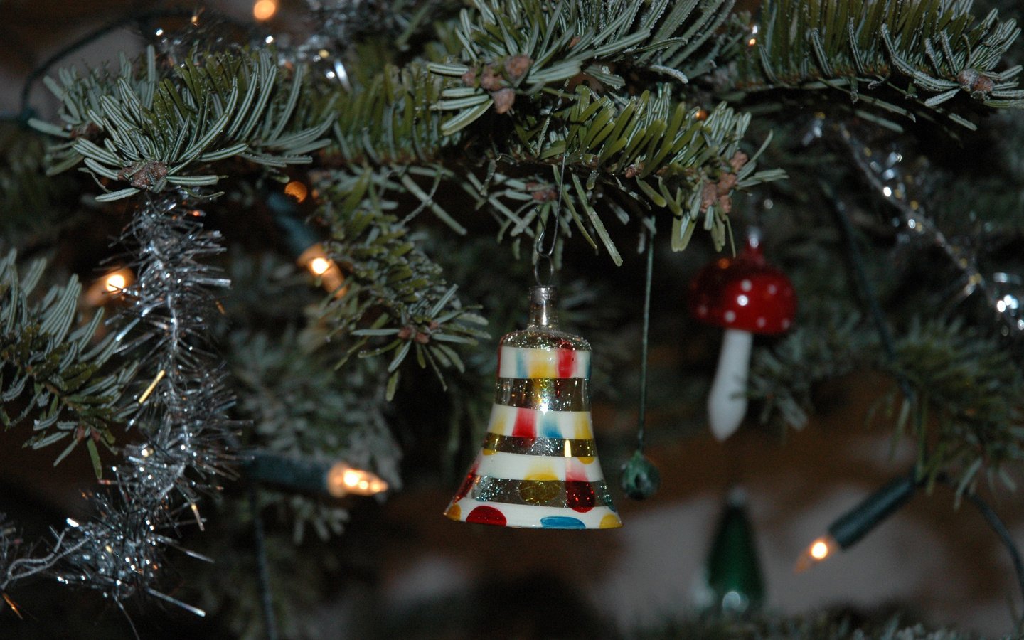Обои новый год, елка, украшения, рождество, гирлянда, мишура, new year, tree, decoration, christmas, garland, tinsel разрешение 2880x1800 Загрузить