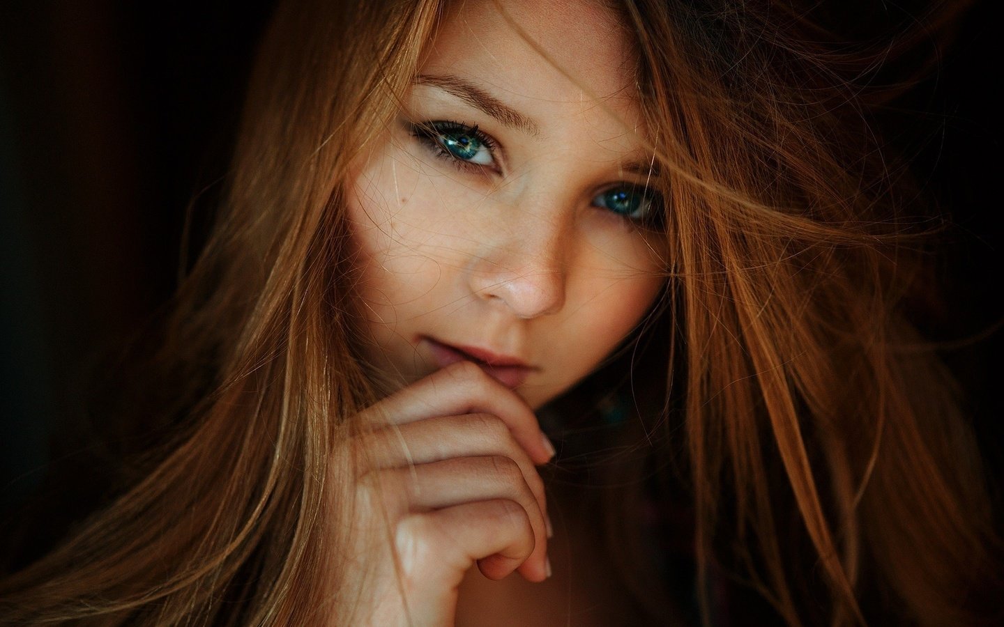 Обои девушка, модель, лицо, голубые глаза, рыжеволосая, evgeny freyer, girl, model, face, blue eyes, redhead разрешение 1920x1235 Загрузить