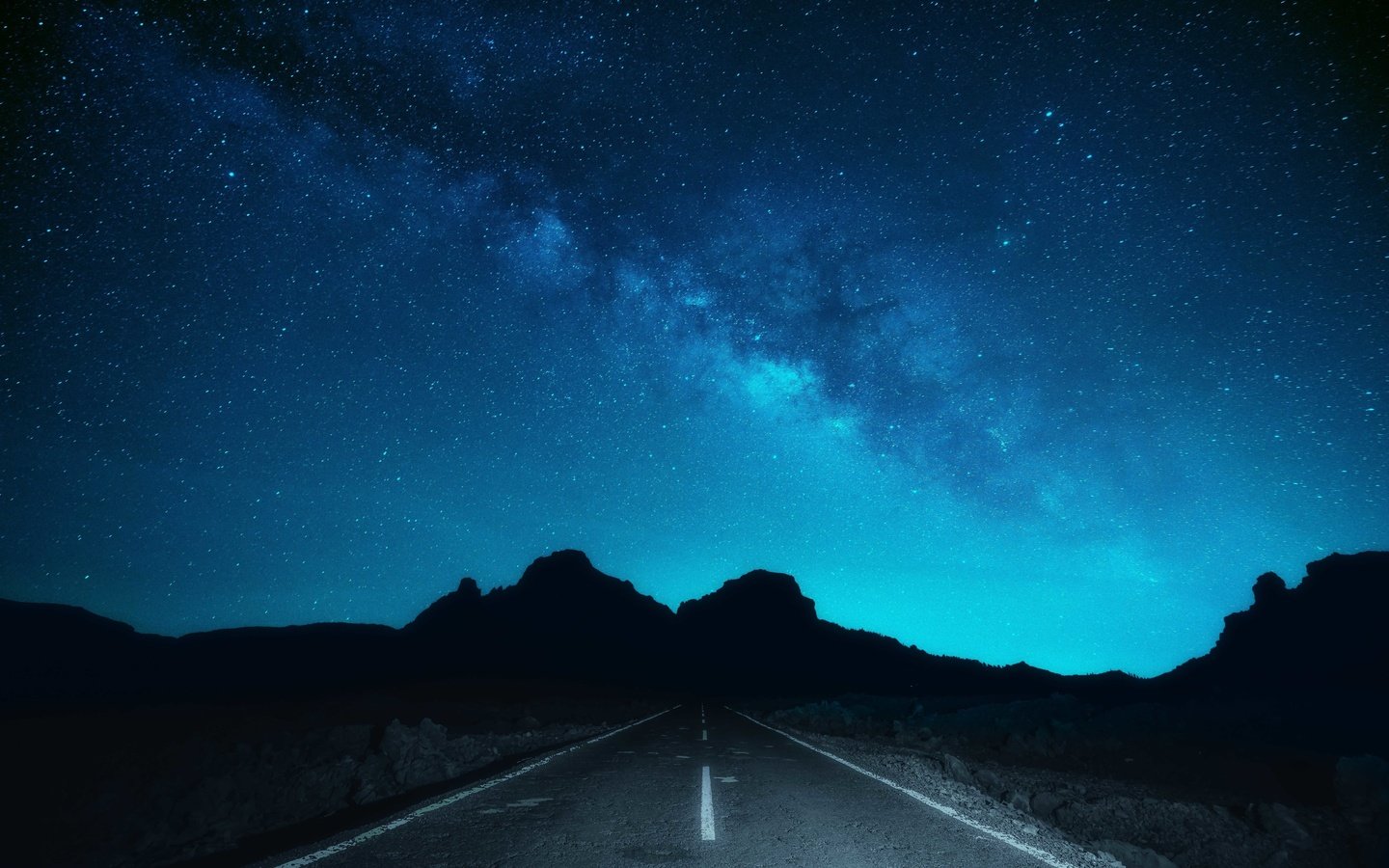 Обои небо, дорога, горы, природа, звезды, млечный путь, the sky, road, mountains, nature, stars, the milky way разрешение 7360x4912 Загрузить