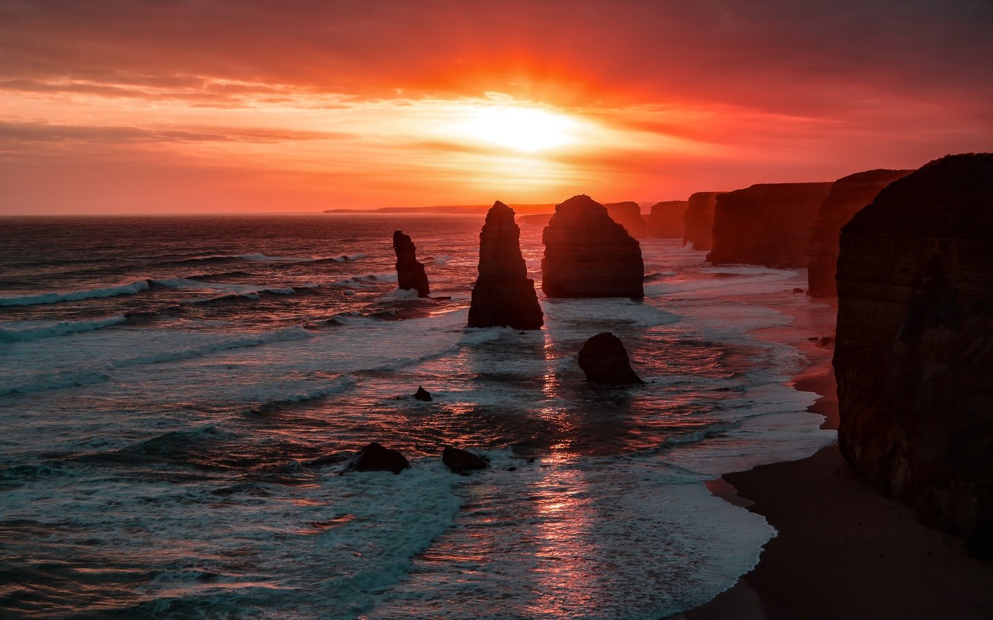 Обои небо, двенадцать апостолов, облака, the twelve apostles, скалы, природа, закат, море, горизонт, австралия, the sky, twelve apostles, clouds, rocks, nature, sunset, sea, horizon, australia разрешение 6000x4000 Загрузить