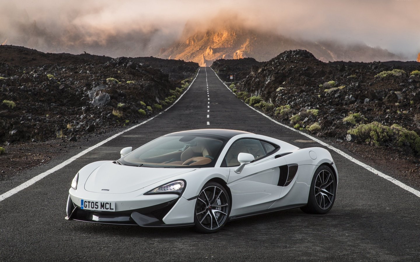 Обои дорога, белый, суперкар, макларен, 570s, road, white, supercar, mclaren разрешение 4096x2601 Загрузить