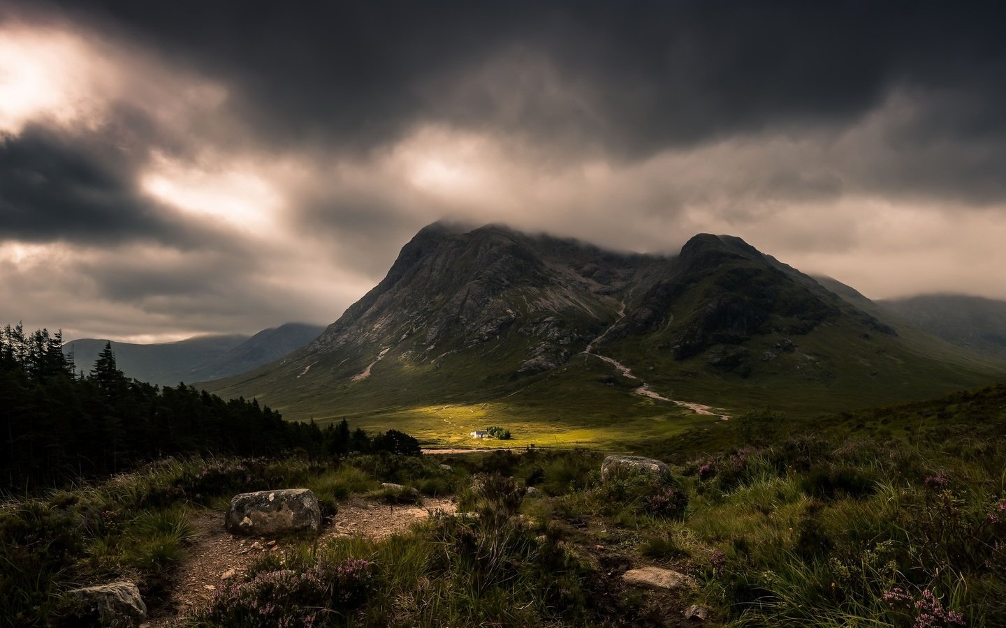 Обои горы, тучи, долина, mountains, clouds, valley разрешение 2048x1184 Загрузить