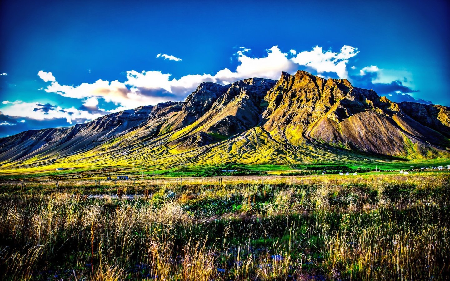 Обои небо, трава, облака, горы, исландия, kerhólakambur, the sky, grass, clouds, mountains, iceland разрешение 2048x1365 Загрузить