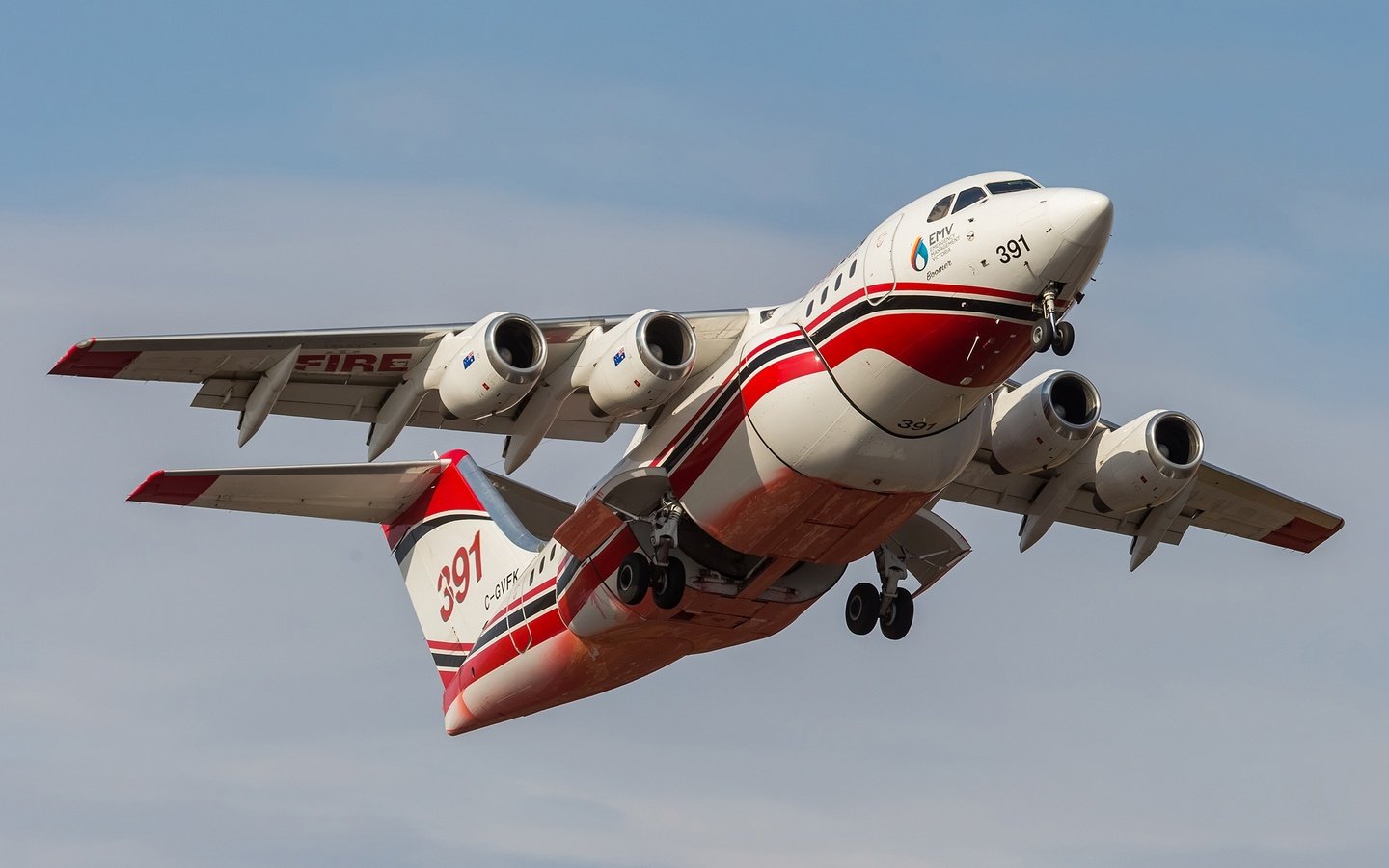 Обои небо, самолет, avro rj85, пожарный самолёт, the sky, the plane, fire plane разрешение 2048x1365 Загрузить