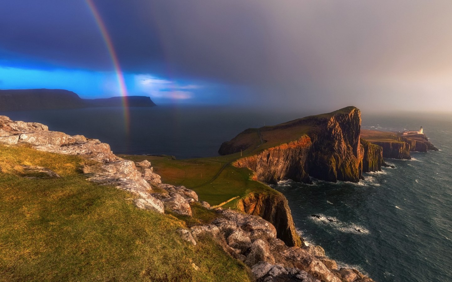 Обои маяк, шотландия, скай, нест-пойнт, lighthouse, scotland, skye разрешение 2112x1188 Загрузить