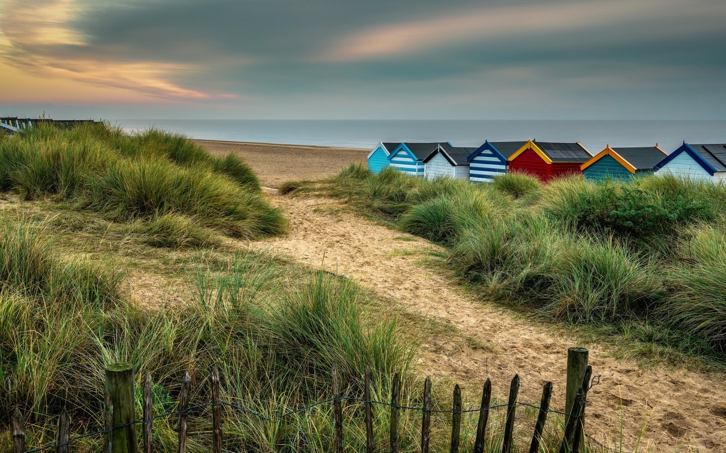 Обои берег, море, домики, shore, sea, houses разрешение 3840x2160 Загрузить