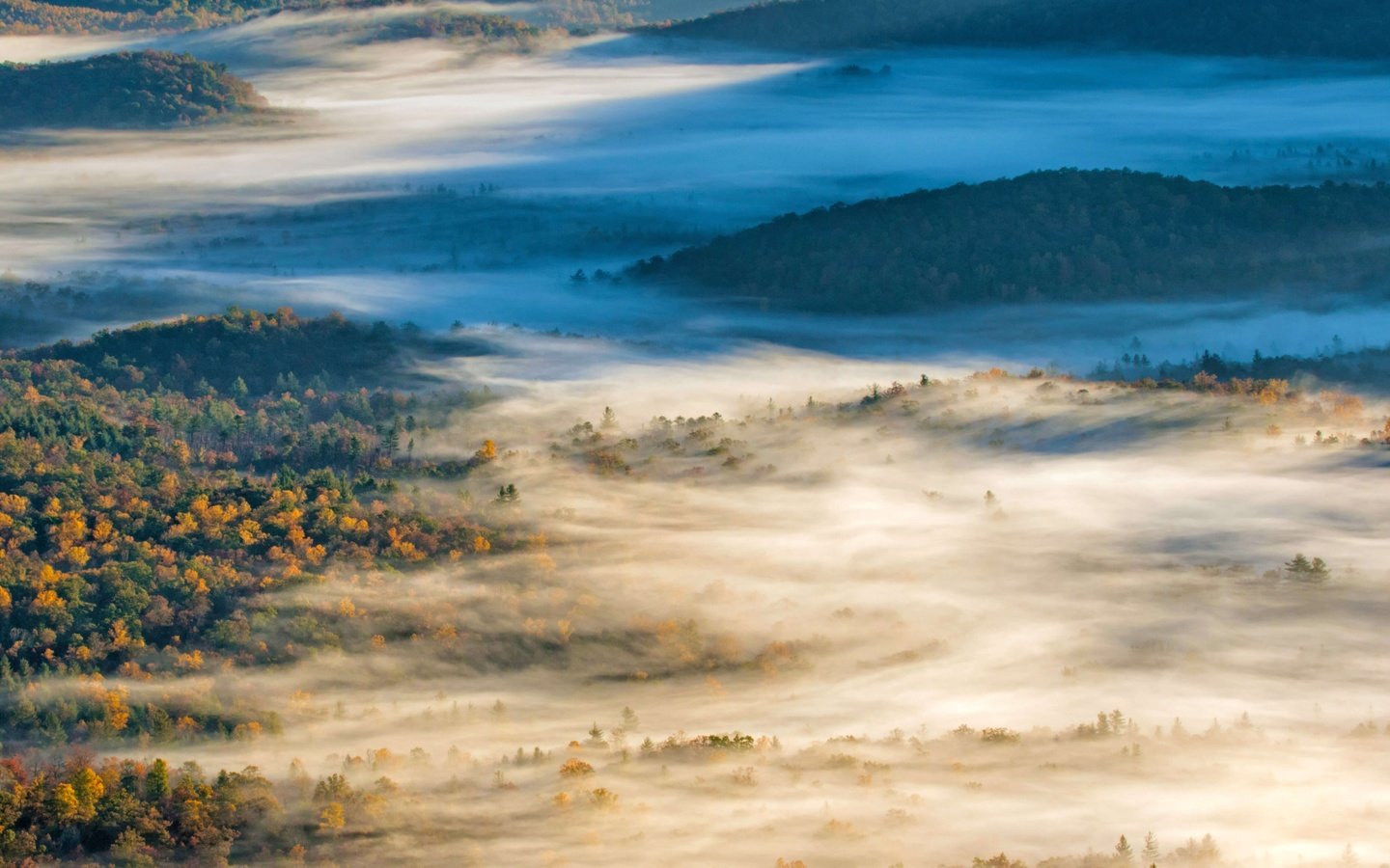 Обои холмы, туман, осень, сша, северная каролина, hills, fog, autumn, usa, north carolina разрешение 5419x3048 Загрузить