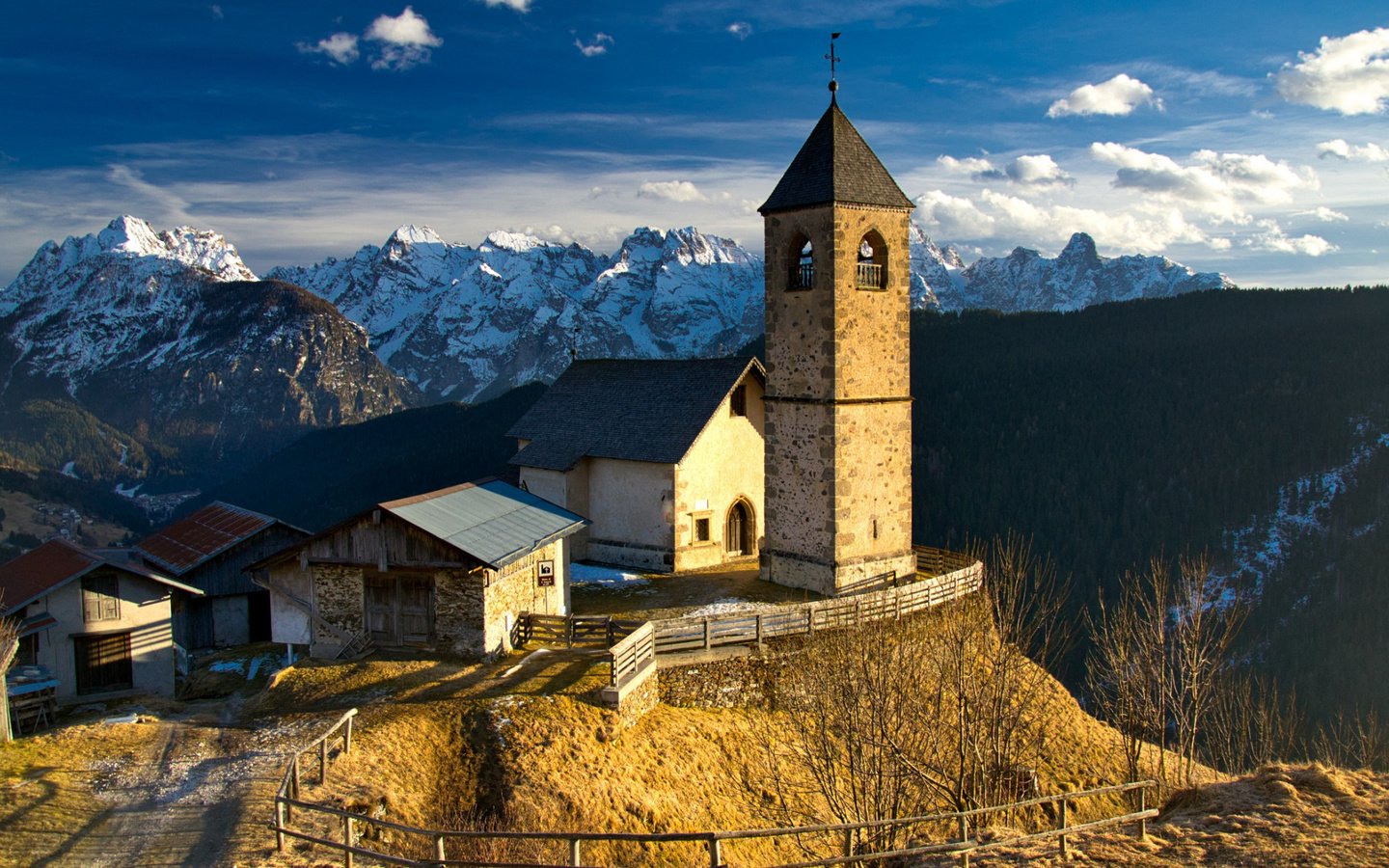 Обои горы, природа, зима, пейзаж, италия, церковь, доломиты, mountains, nature, winter, landscape, italy, church, the dolomites разрешение 2112x1188 Загрузить