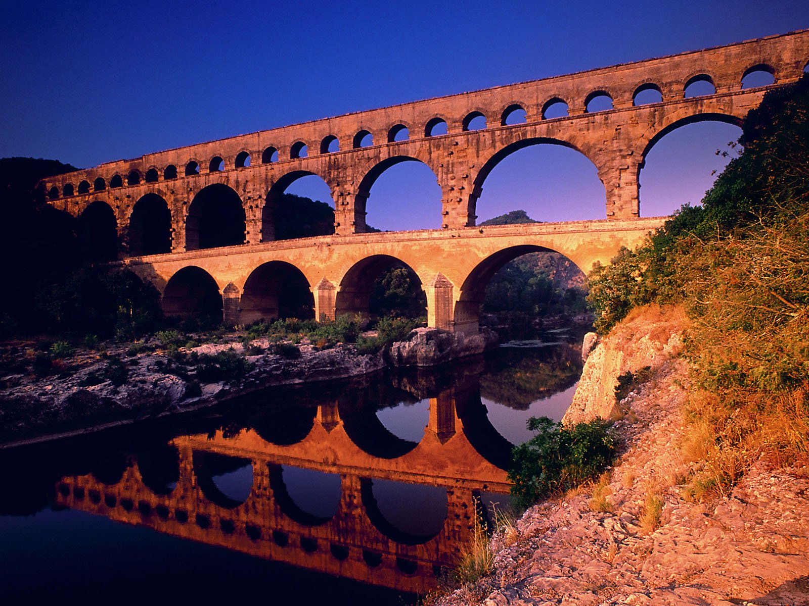 Обои река, отражение, мост, арки, франция, акведук, пон-дю-гар, river, reflection, bridge, arch, france, aqueduct разрешение 1920x1200 Загрузить