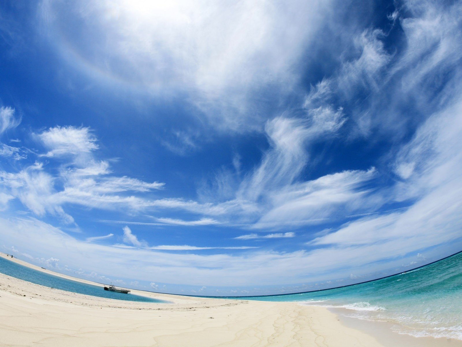 Обои облака, вода, песок, панорама, clouds, water, sand, panorama разрешение 1920x1200 Загрузить