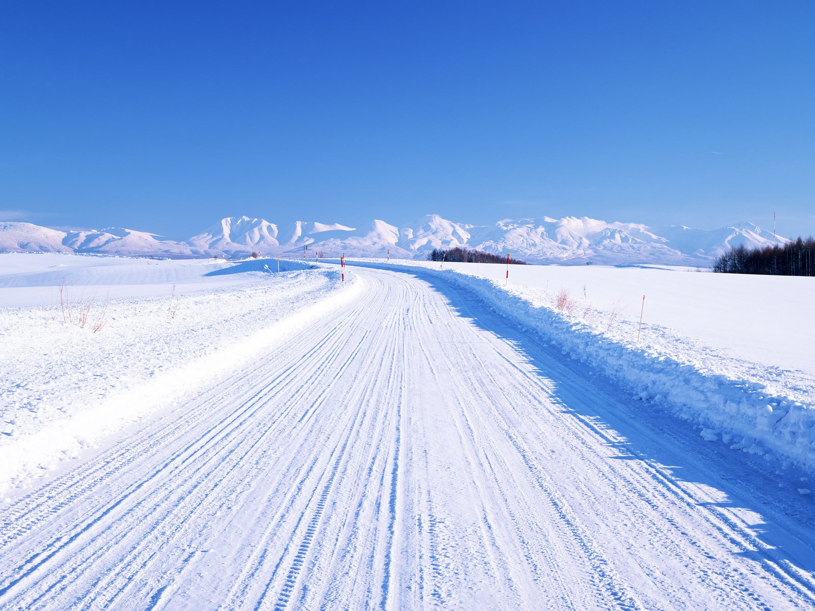 Обои дорога, горы, зима, горизонт, road, mountains, winter, horizon разрешение 1920x1200 Загрузить