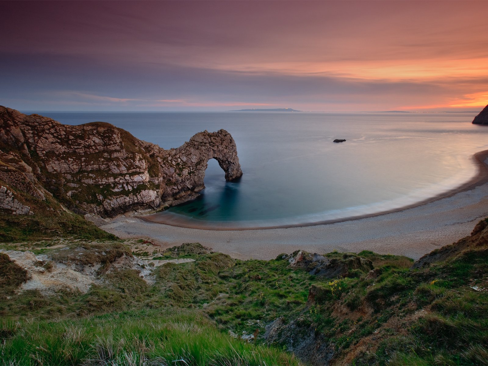 Обои небо, вода, скалы, закат, море, пляж, англия, the sky, water, rocks, sunset, sea, beach, england разрешение 1920x1200 Загрузить