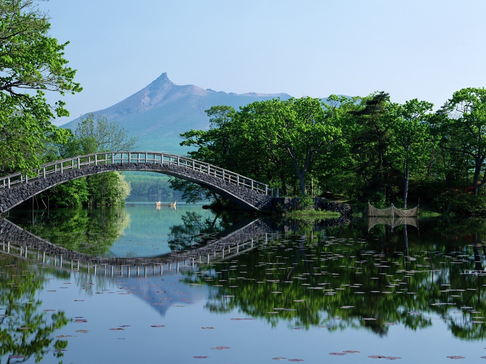Обои мост, япония, хоккайдо, bridge, japan, hokkaido разрешение 1920x1200 Загрузить