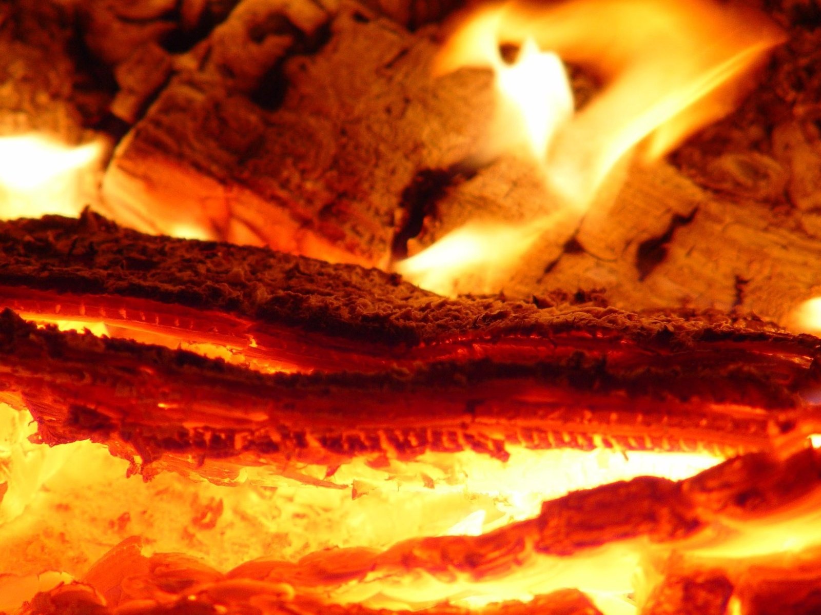 Обои пламя, огонь, угли, костёр, раскаленный, flame, fire, coal, the fire, hot разрешение 2048x1487 Загрузить