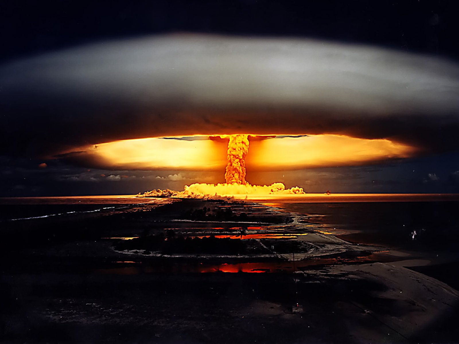 Ядерный взрыв 100 мегатонн