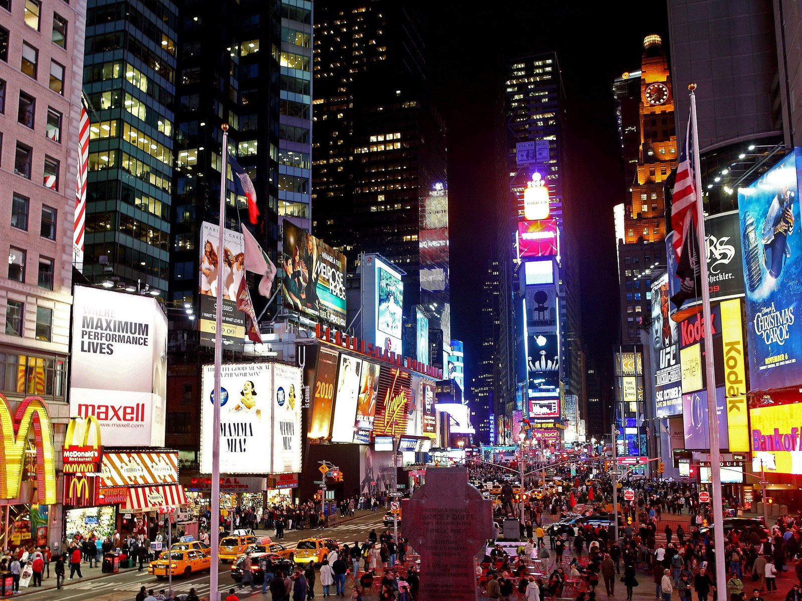 Обои ночь, город, небоскребы, движение, улица, нью-йорк, times square at night, таймс-сквер, night, the city, skyscrapers, movement, street, new york, times square разрешение 2560x1600 Загрузить