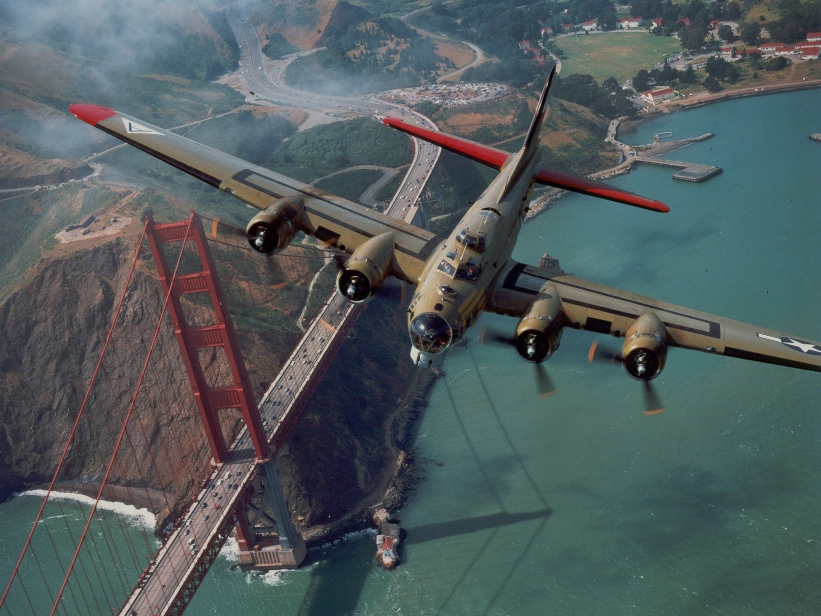 Обои самолет, мост, золотые ворота, the plane, bridge, golden gate разрешение 1952x1584 Загрузить