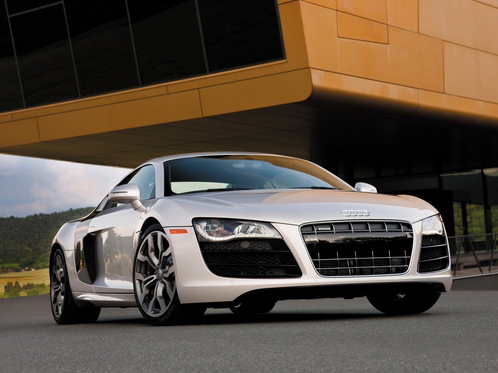 Обои белая, автомобиль audi r8, white, audi r8 разрешение 2048x1536 Загрузить