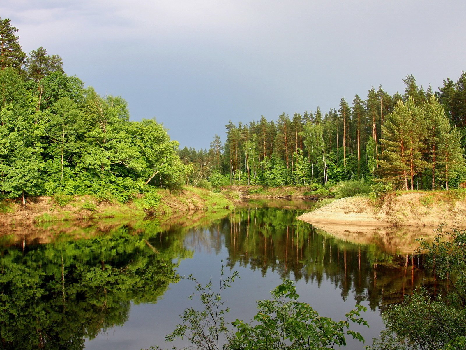 Обои небо, озеро, природа, лес, отражение, пейзаж, the sky, lake, nature, forest, reflection, landscape разрешение 2560x1600 Загрузить