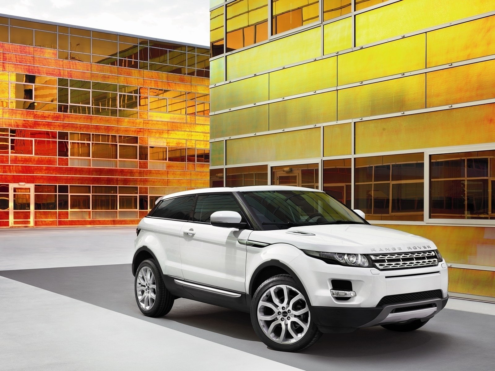 Обои белый, внедорожник, evoque 2011, ренж ровер, white, suv, the evoque 2011, range rover разрешение 1920x1200 Загрузить