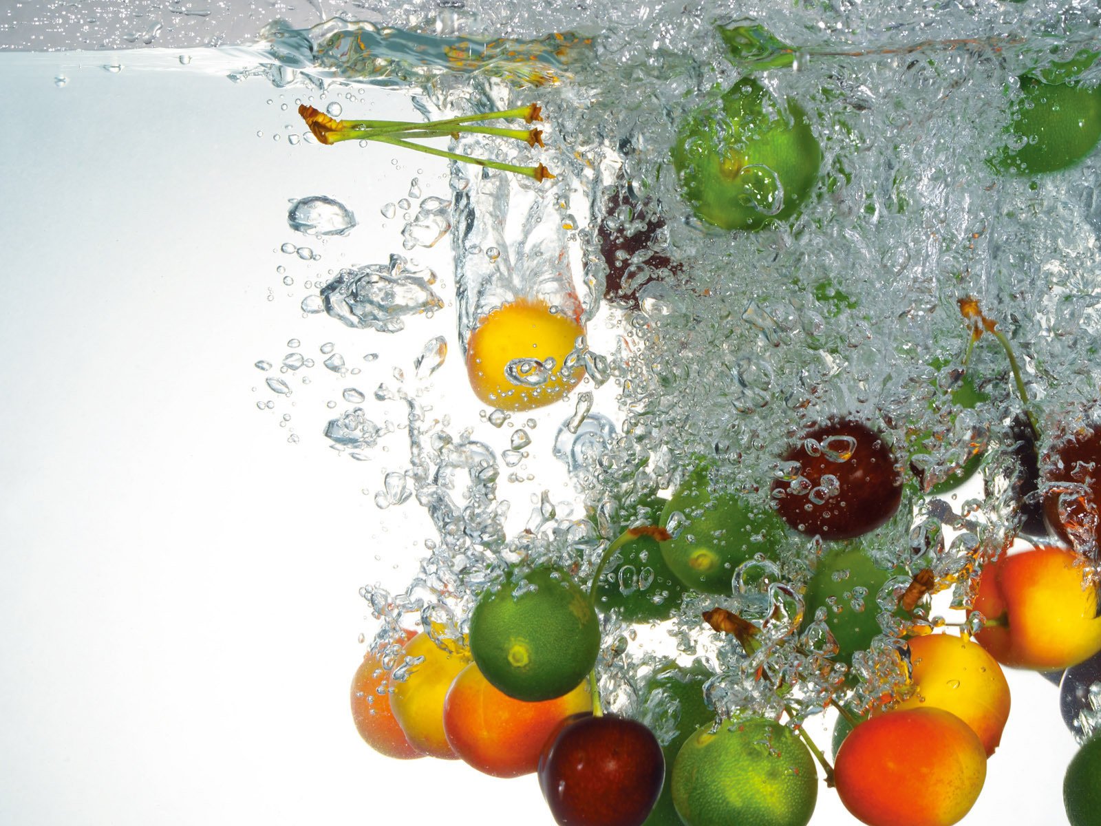 Обои вода, фрукты, черешня, лайм, пузырьки, лимоны, абрикосы, water, fruit, cherry, lime, bubbles, lemons, apricots разрешение 1920x1200 Загрузить