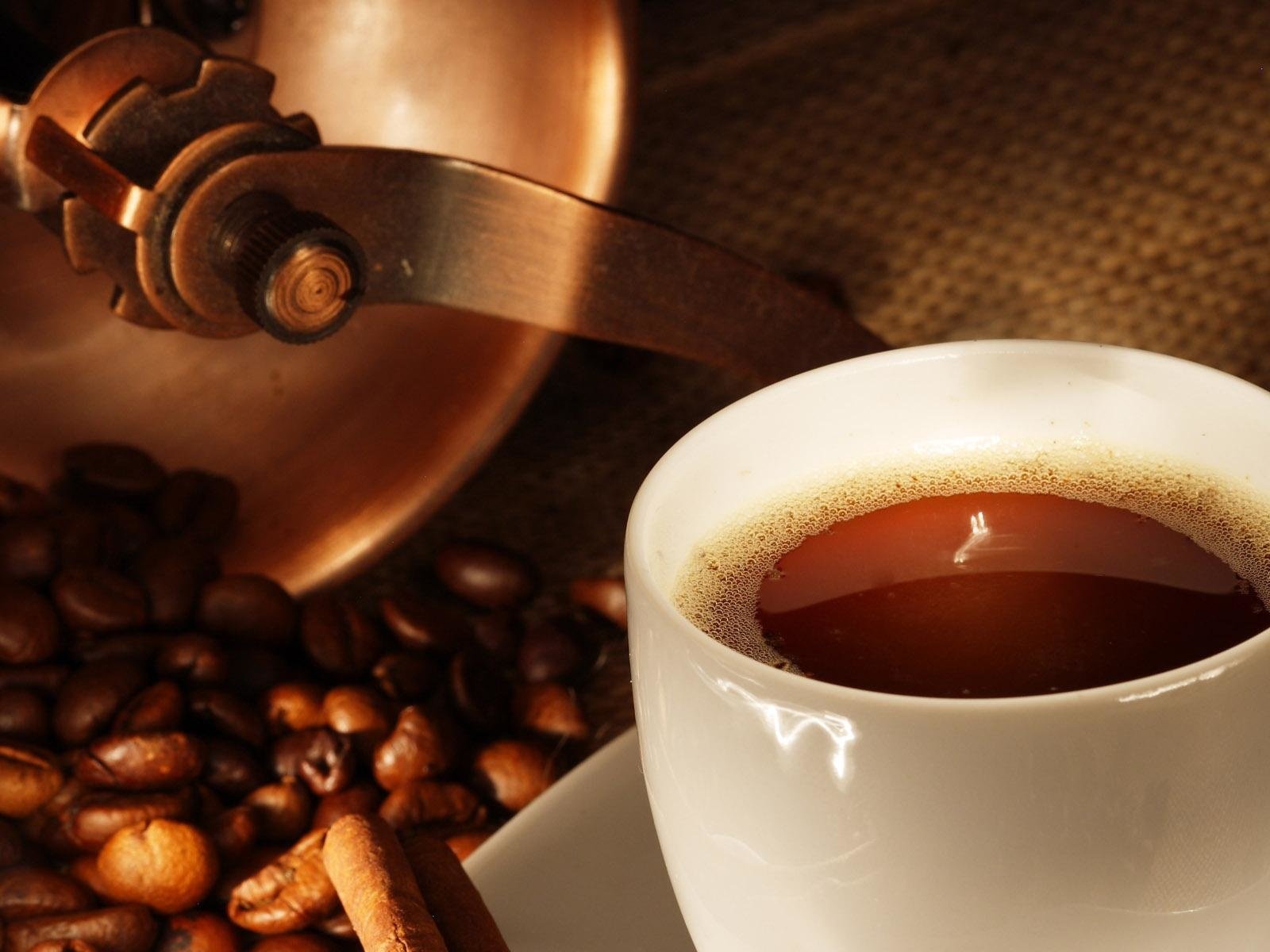 Обои напиток, зерна, кофе, чашка, кофемолка, drink, grain, coffee, cup, coffee grinder разрешение 1920x1200 Загрузить