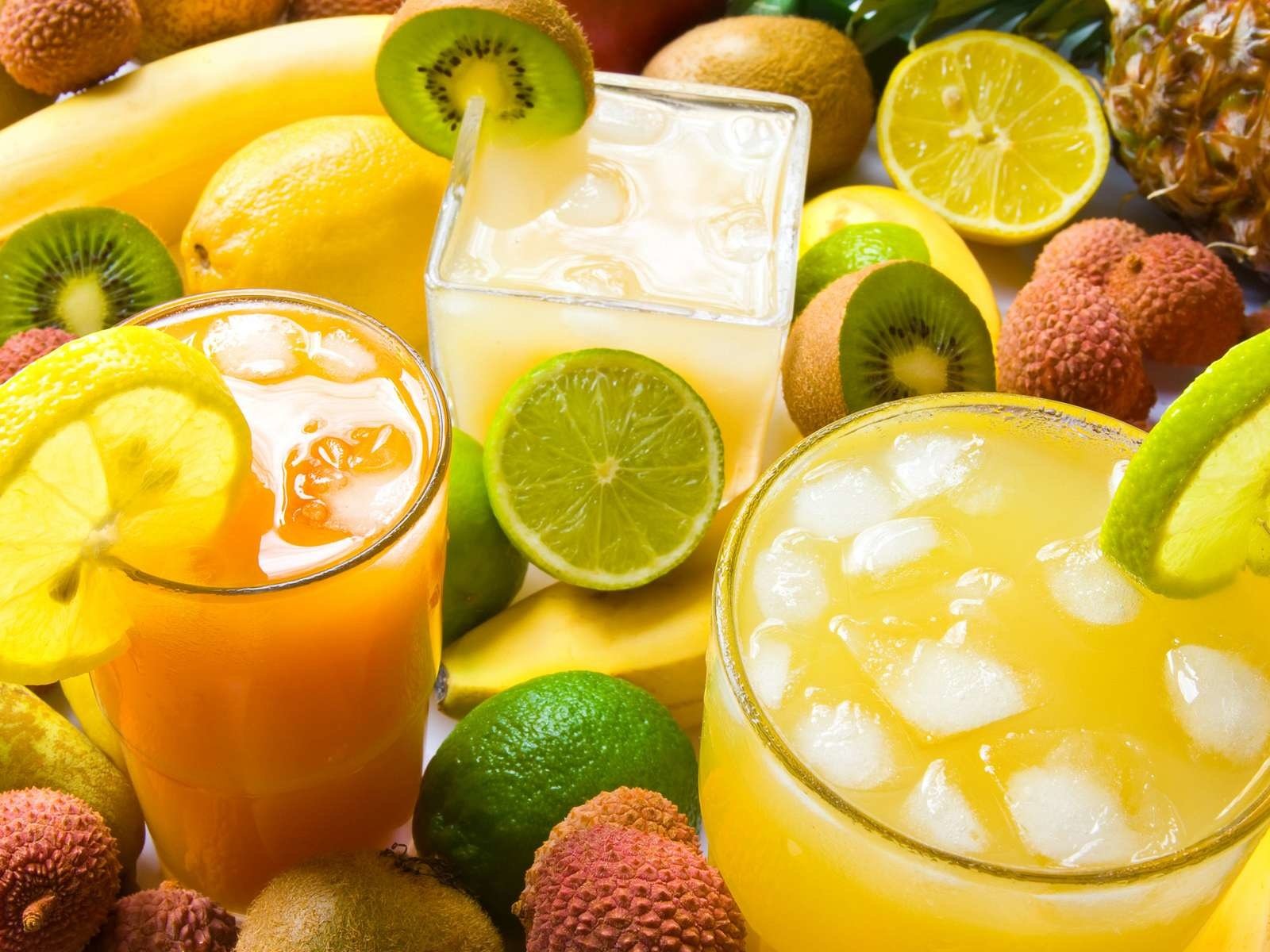 Обои фрукты, лимонад, лёд, личи, лимон, лайм, киви, коктейли, соки, фреш, fruit, lemonade, ice, lychee, lemon, lime, kiwi, cocktails, juices, fresh разрешение 1920x1200 Загрузить