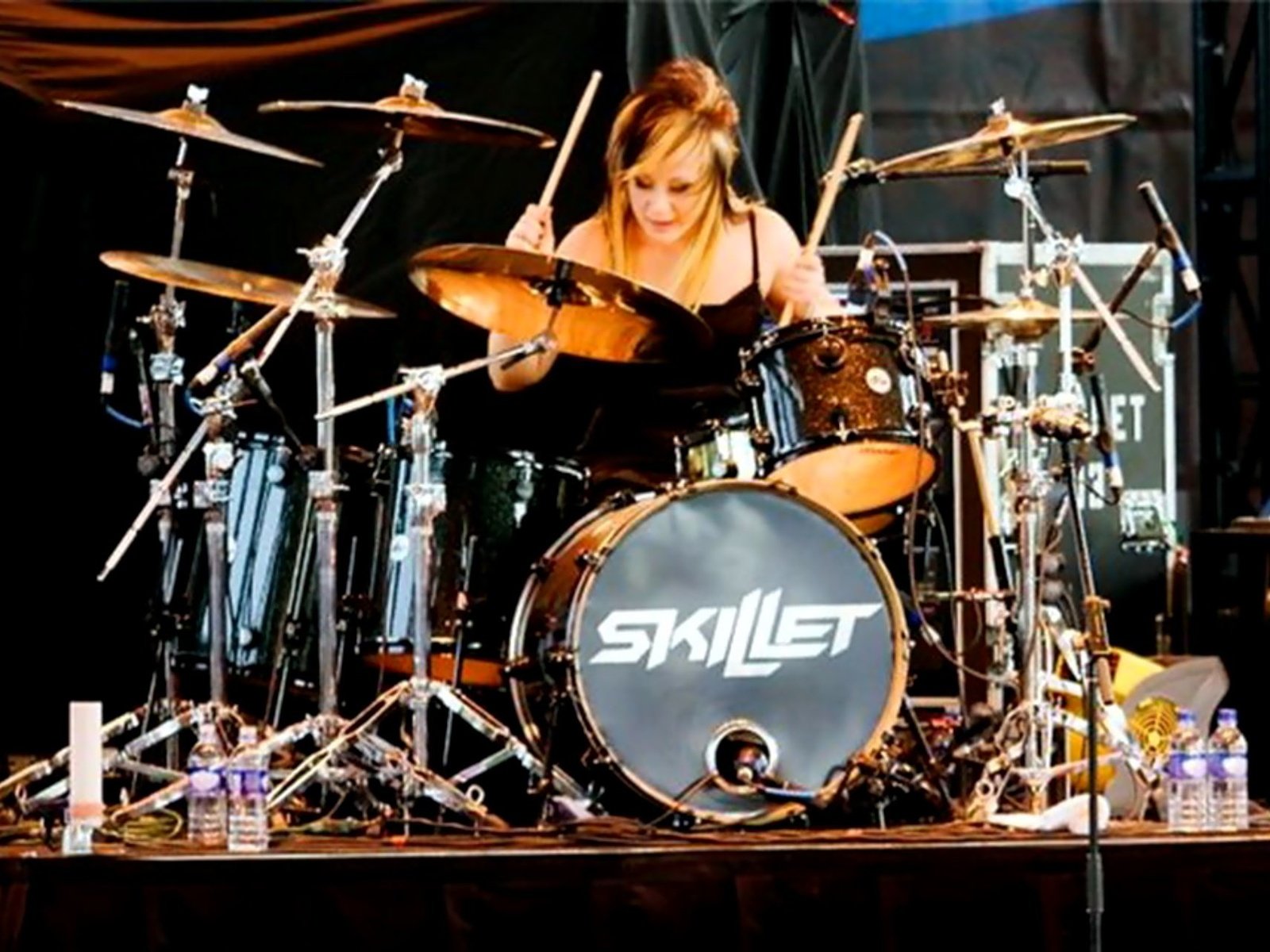 Обои skillet разрешение 2000x1285 Загрузить