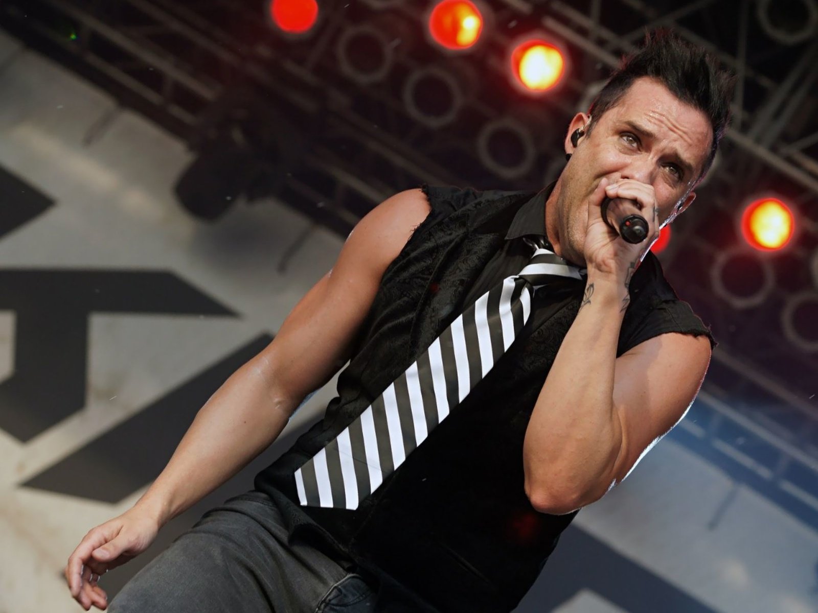 Обои skillet разрешение 2000x1600 Загрузить