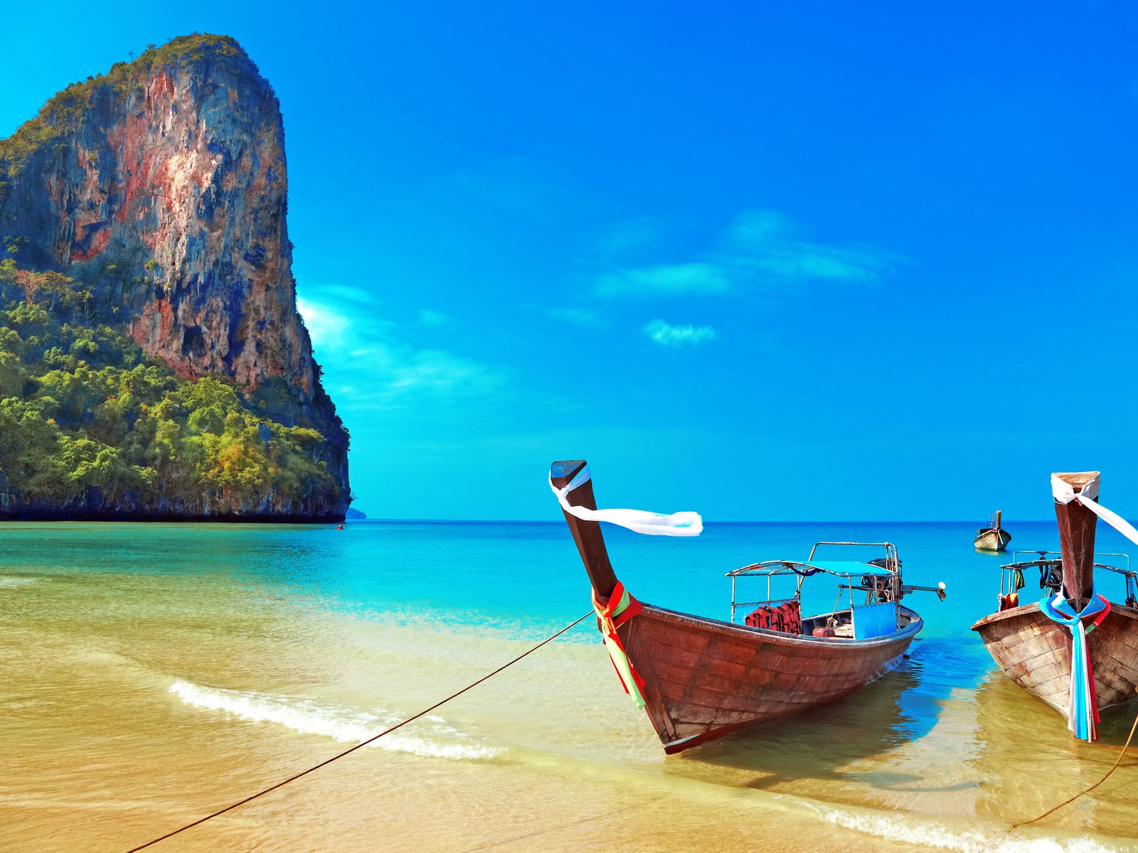 Обои море, скала, пляж, лодки, таиланд, тропики, sea, rock, beach, boats, thailand, tropics разрешение 4256x2820 Загрузить