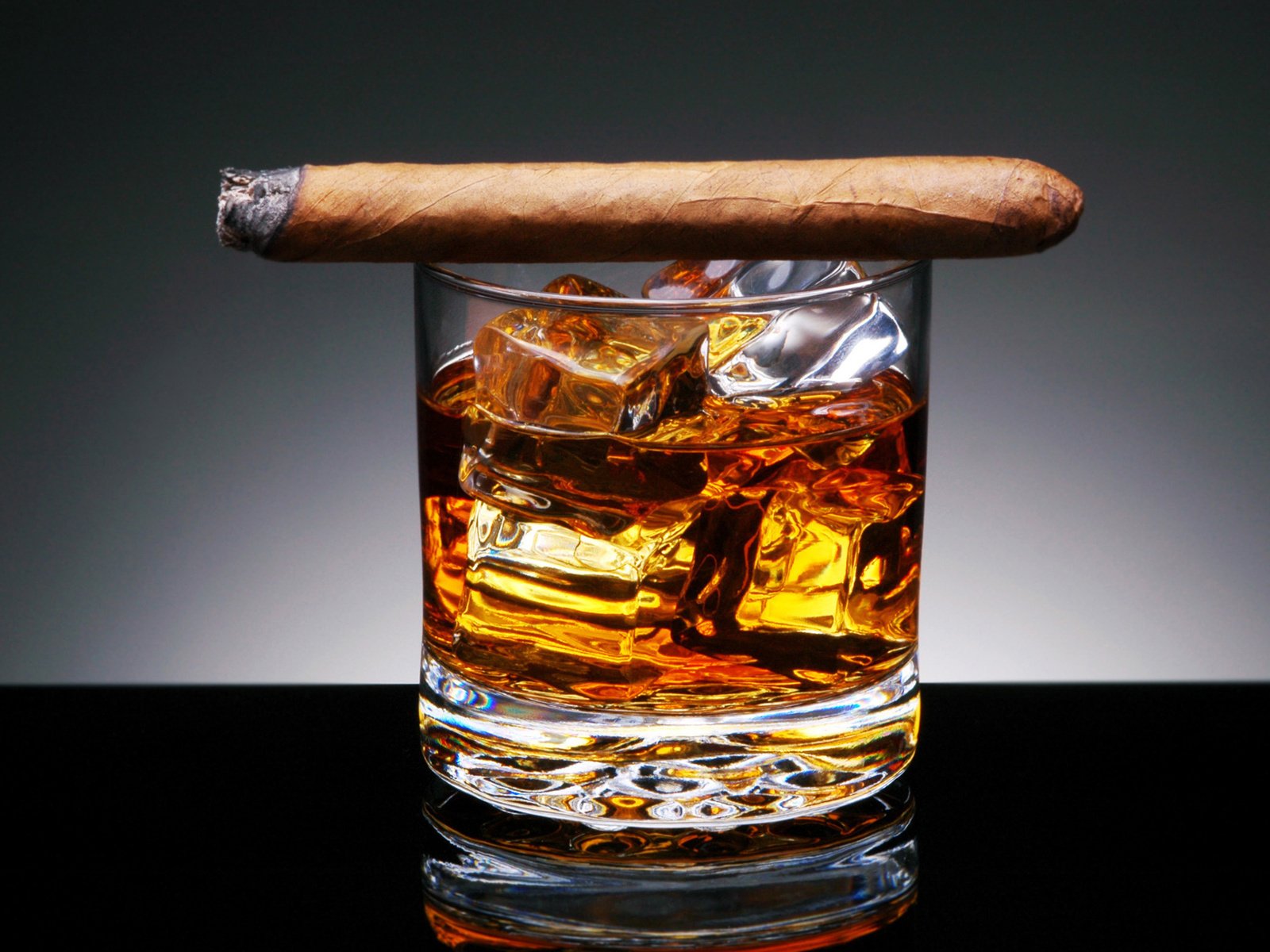 Обои фон, напиток, сигара, льда, табак, спиртное, стакан.кубики, background, drink, cigar, ice, tobacco, alcohol, glass.cubes разрешение 1920x1200 Загрузить