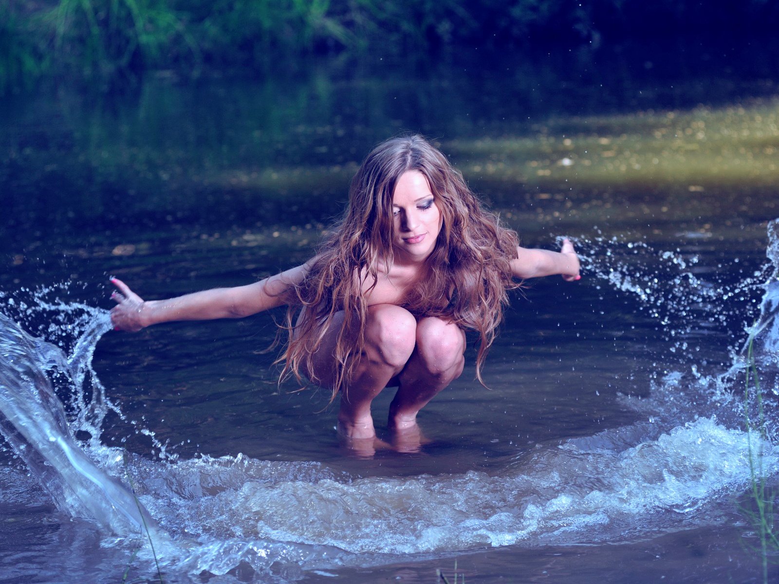 Обои вода, река, девушка, брызги, волосы, всплеск, water, river, girl, squirt, hair, splash разрешение 1920x1200 Загрузить