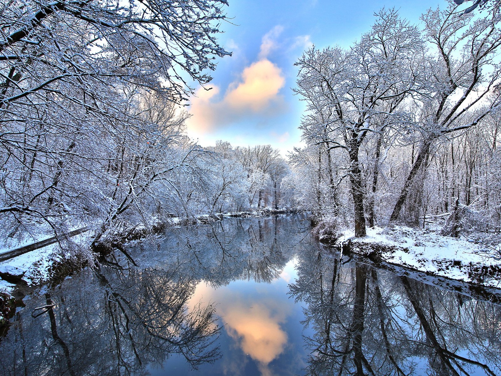 Обои река, снег, лес, зима, отражение, river, snow, forest, winter, reflection разрешение 1920x1200 Загрузить