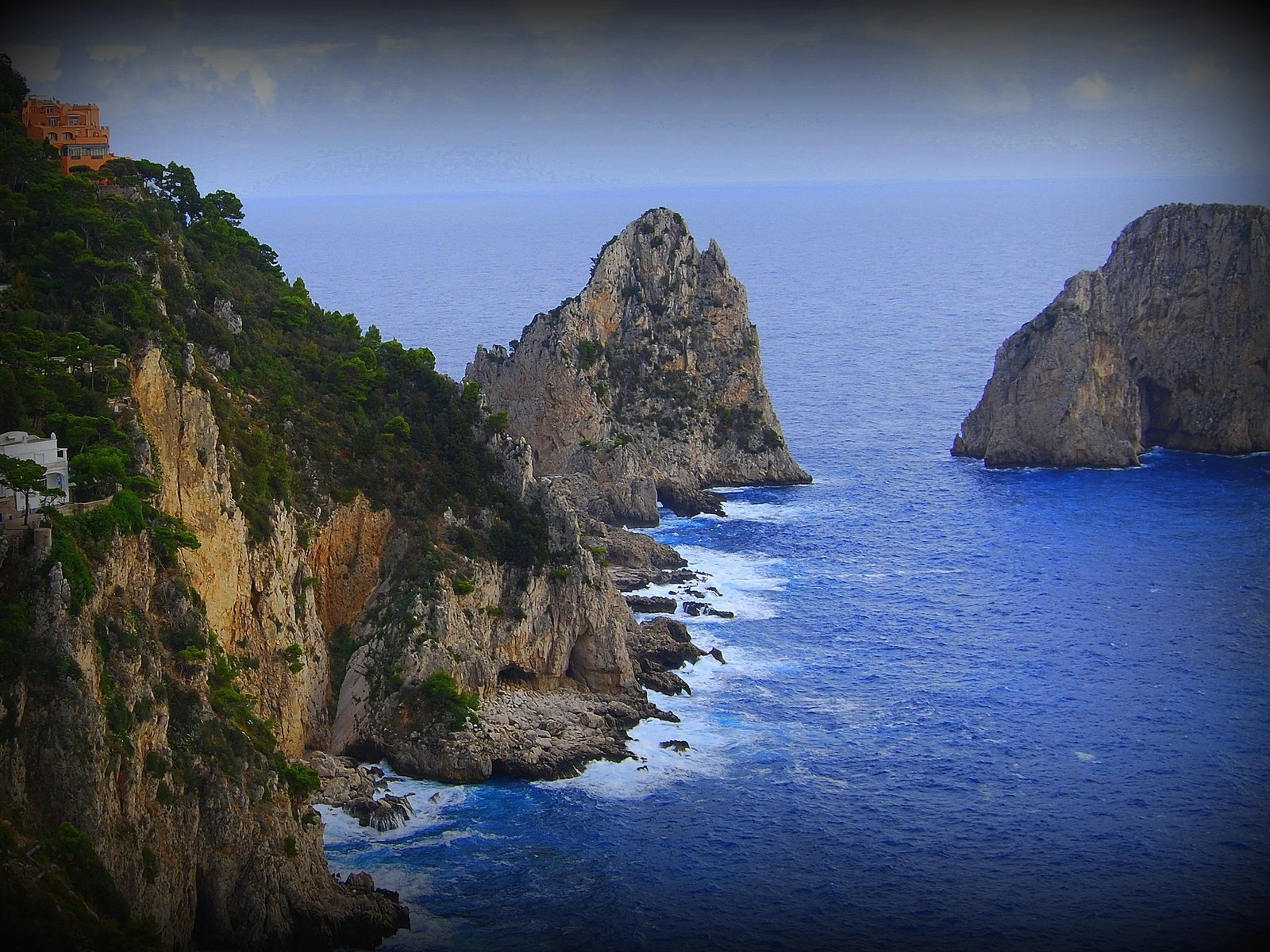 Обои скалы, пейзаж, море, италия, остров капри, rocks, landscape, sea, italy, the island of capri разрешение 2475x1650 Загрузить