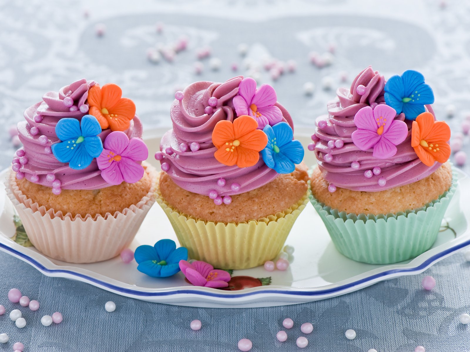 Обои крем для торта, украшения, сладкое, кексы, cream cake, decoration, sweet, cupcakes разрешение 2000x1298 Загрузить