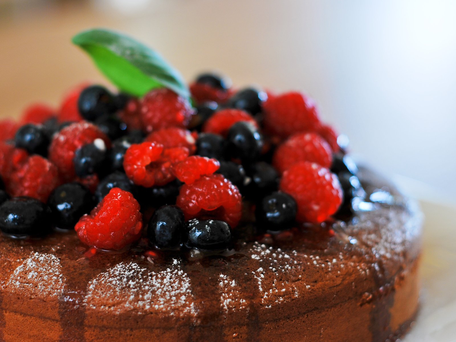 Обои малина, ягода, черника, сладкое, выпечка, пирог, raspberry, berry, blueberries, sweet, cakes, pie разрешение 3872x2592 Загрузить