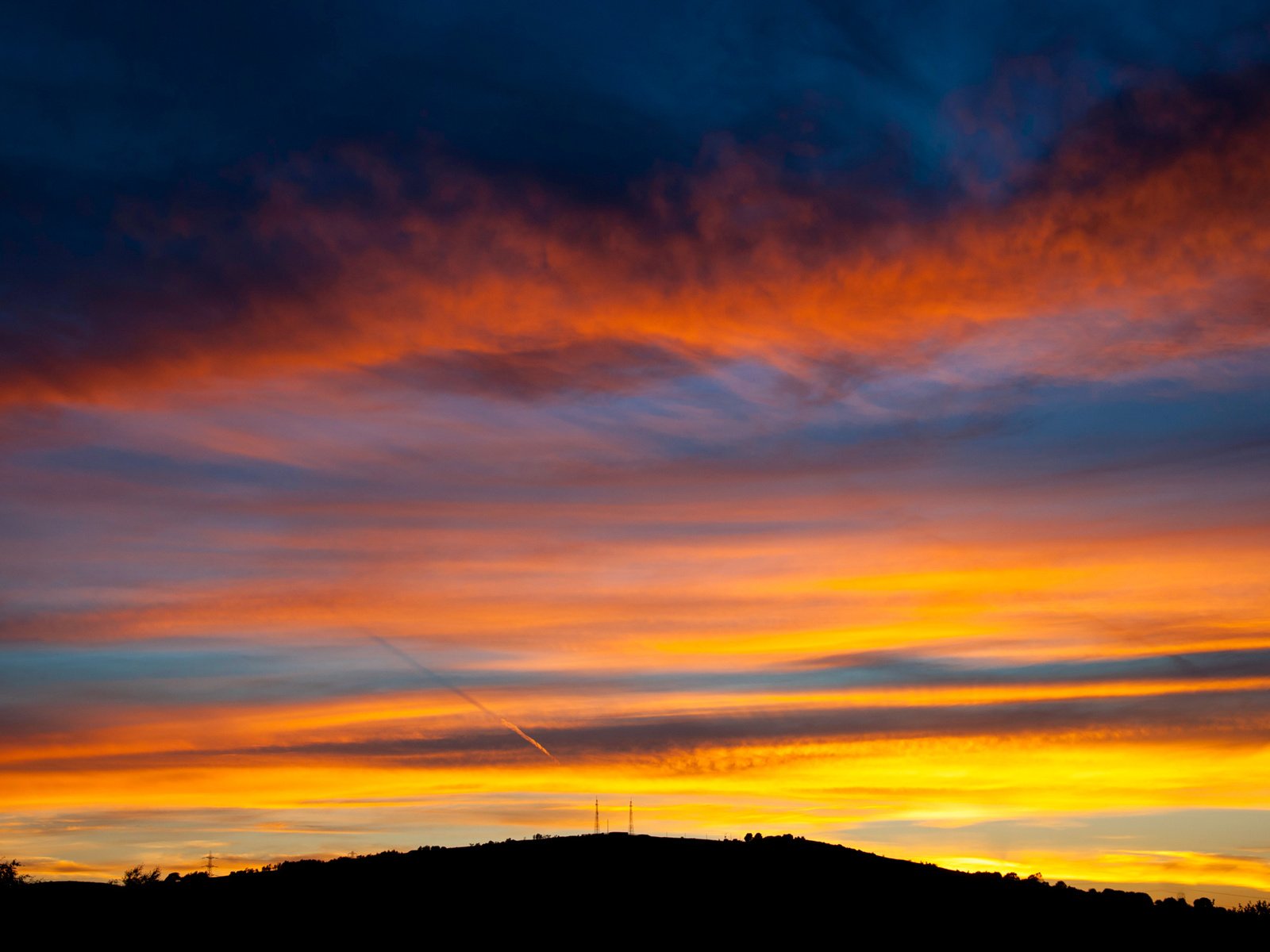 Обои небо, облака, закат, горизонт, the sky, clouds, sunset, horizon разрешение 2048x1360 Загрузить