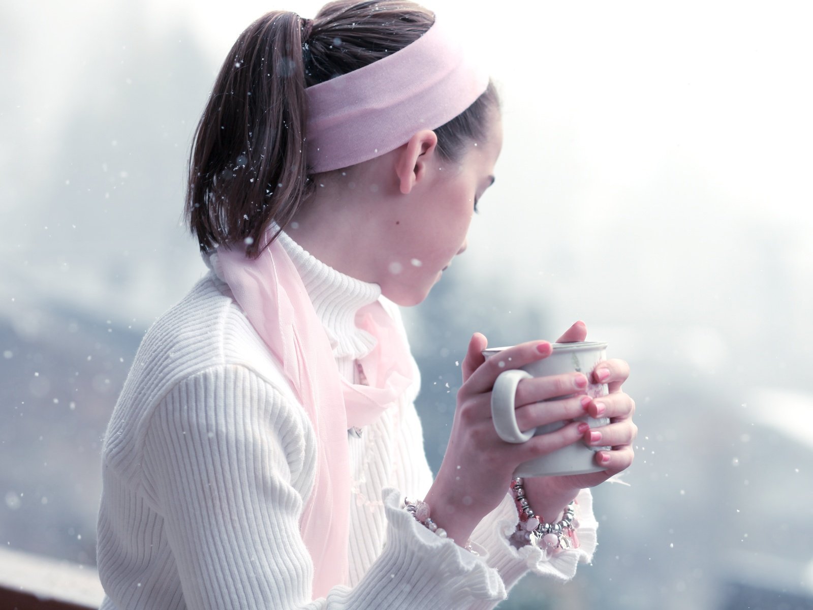 Обои снег, белый, девочка, нежность, свитер, snow girl, snow, white, girl, tenderness, sweater разрешение 4398x3444 Загрузить